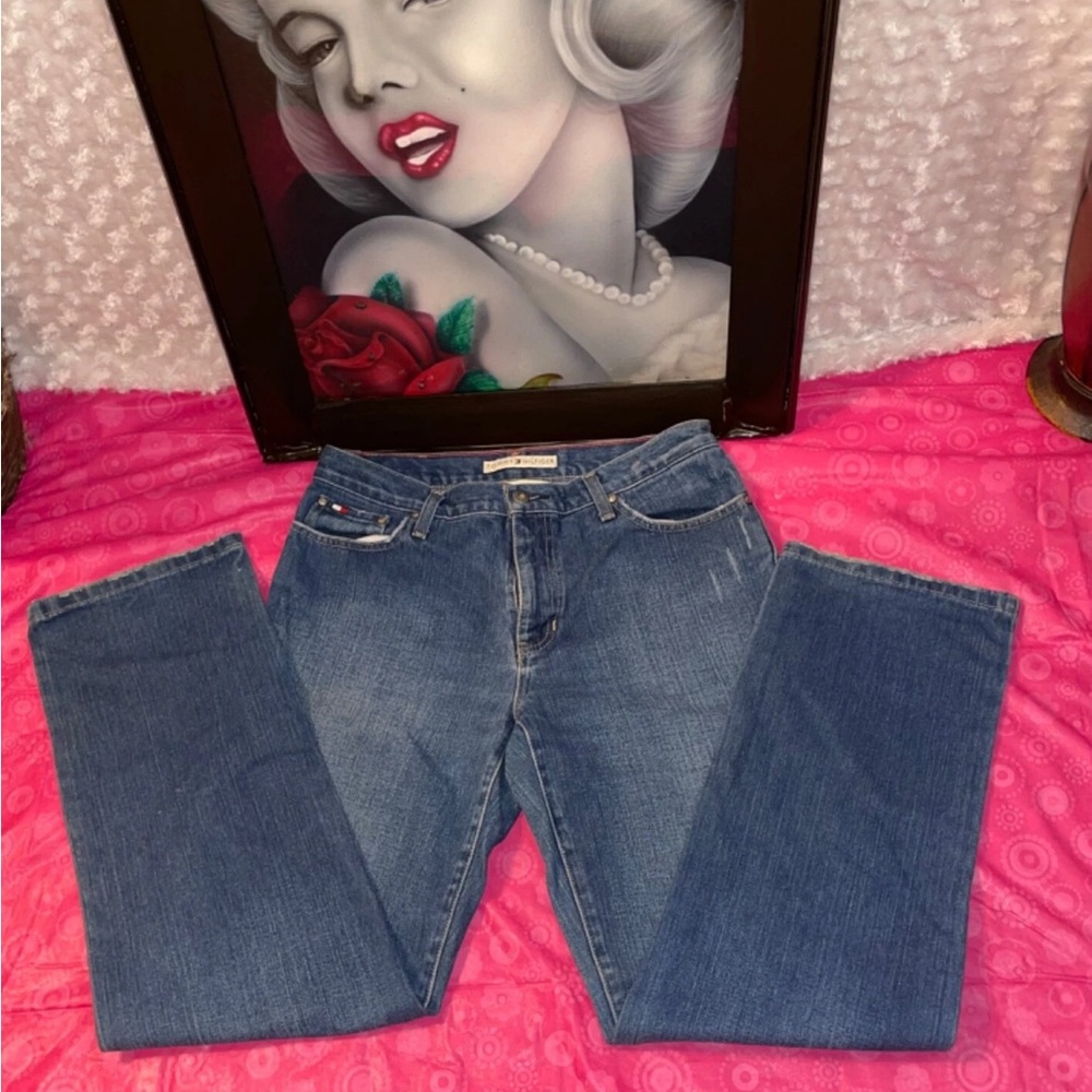 PRE-OWNED SIZE 6 TOMMY HILFIGER DISTRESSED BOYFRIEND JEANS LOOK NEW